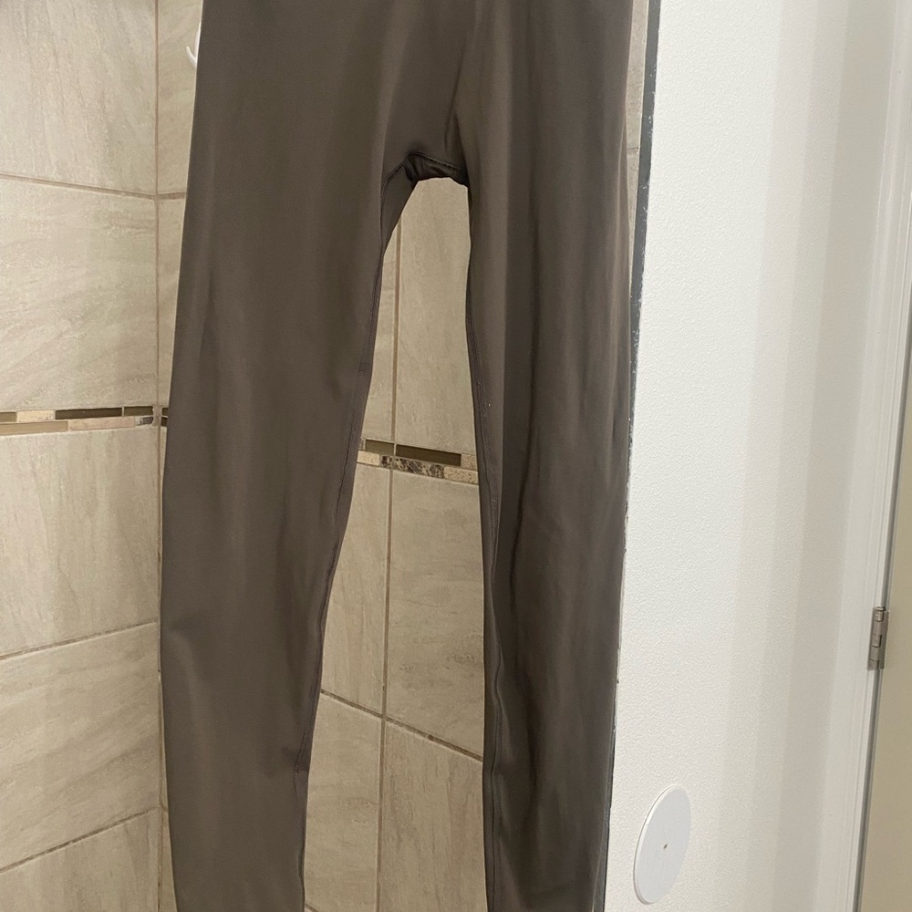 Oner Active Unified High Waisted Leggings -Deep Taupe
Size Small